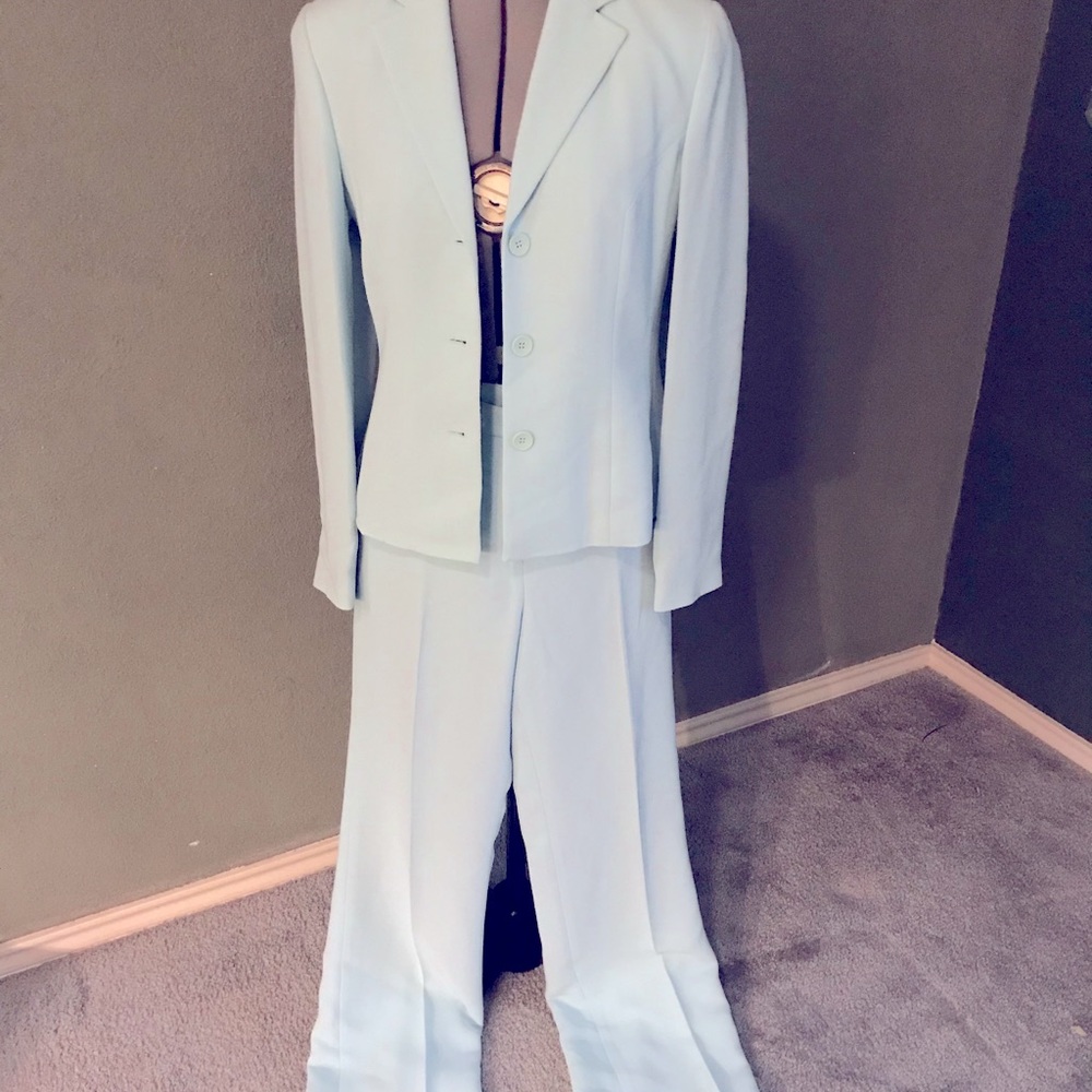 Casual corner dress pant suit